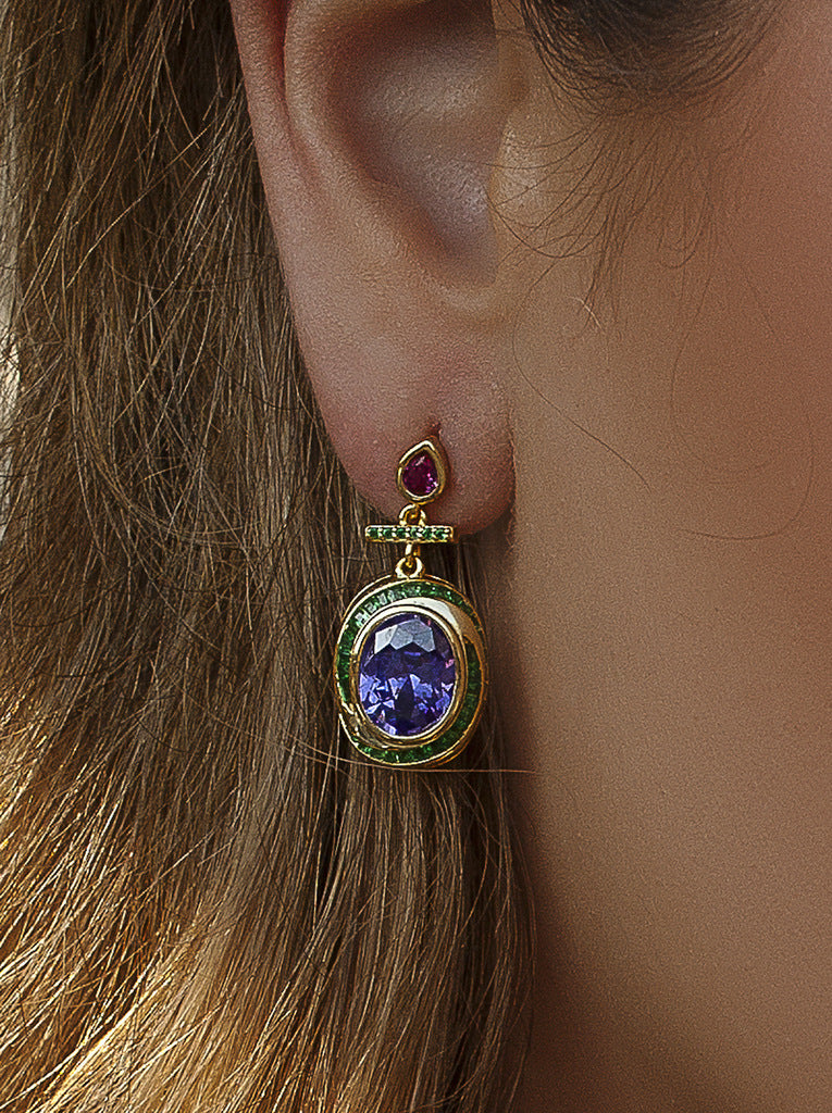 Vintage design silver gemstone earrings plated in gold