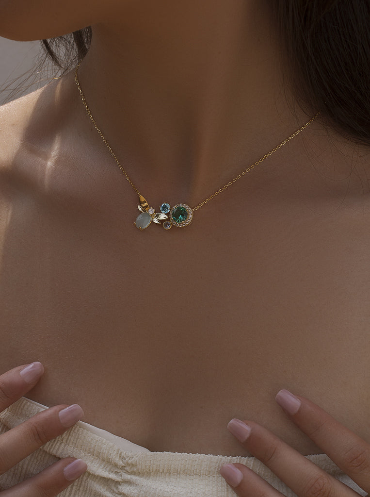 Collar libélula de plata oro verde y azul