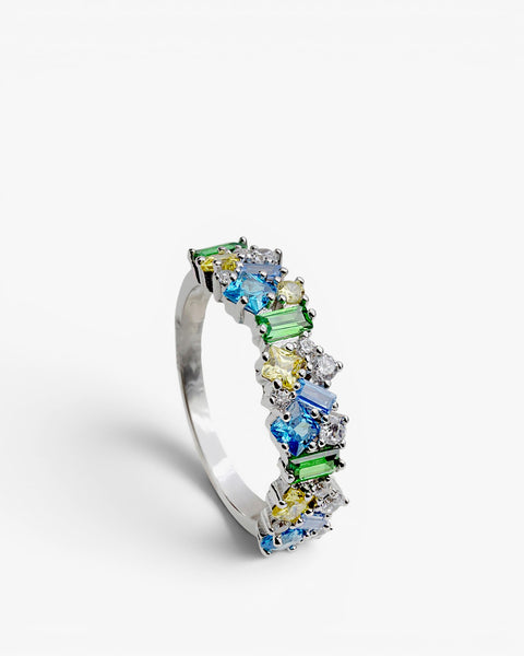 Anillo de plata con piedras multicolor en tonos azules  verdes y amarillos