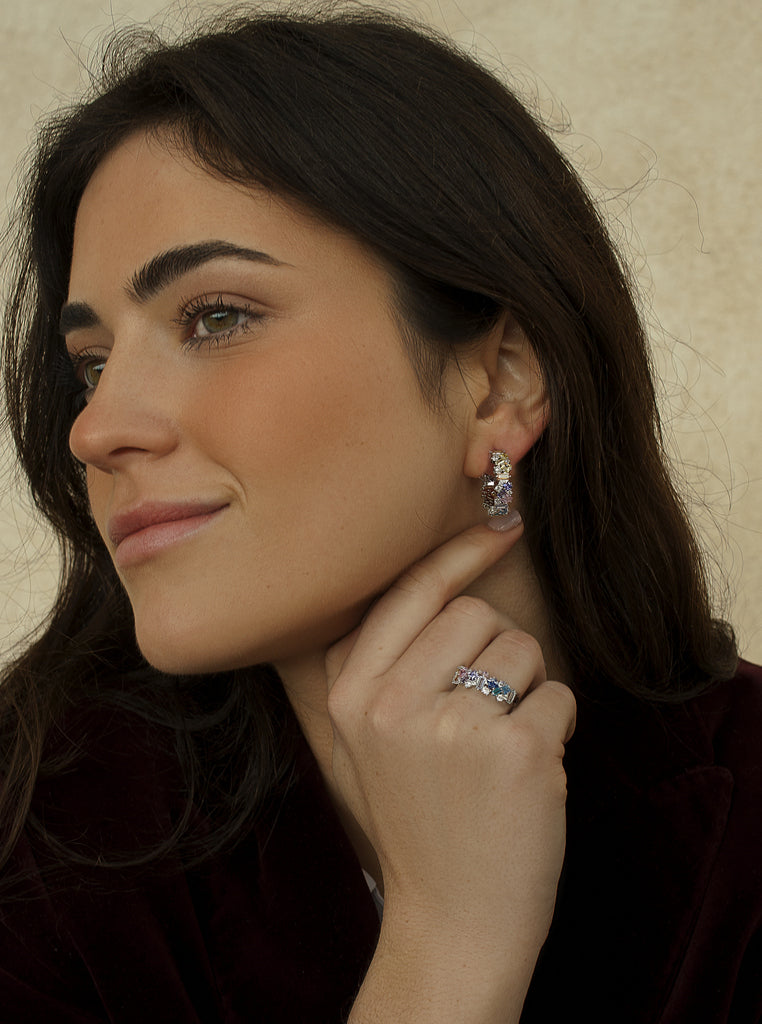 Aros de plata con piedras multicolor en tonos pastel