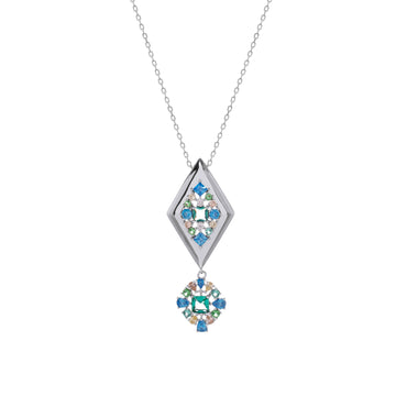 Collar de plata con colgante geométrico y circonitas multicolor