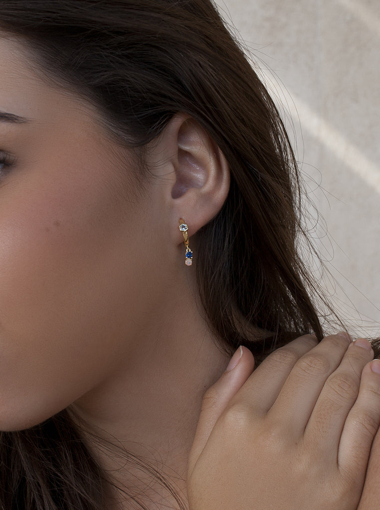 Pendientes aro de plata de ley dorada con piedras azul gris y ópalo
