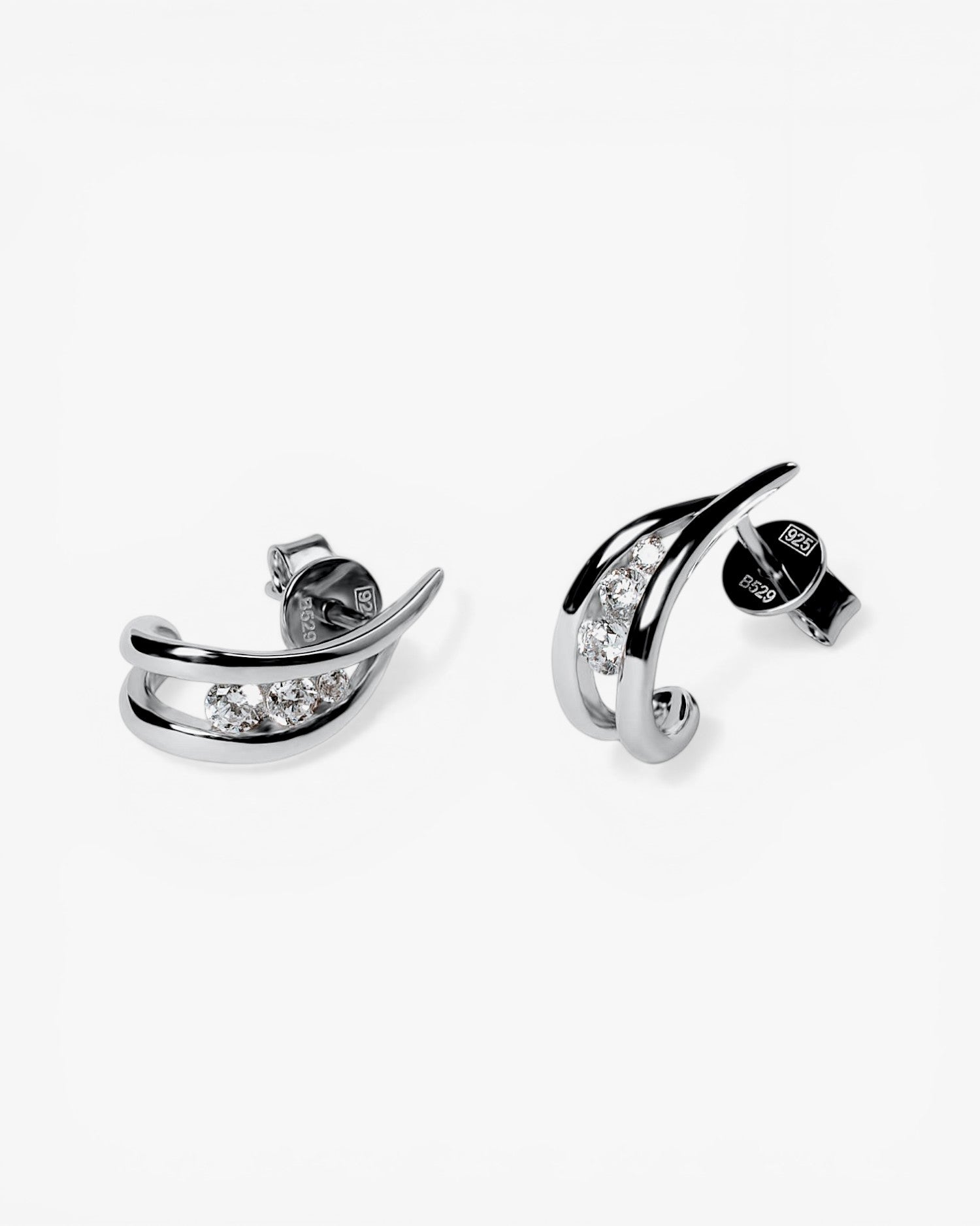Pendientes pequeños de plata con circonitas forma ovalada