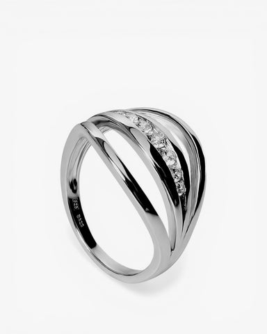 Anillo de plata lineal con circonitas centrales
