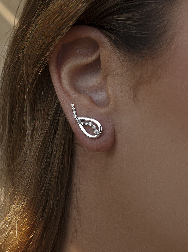 Pendientes trepadores de plata con circonitas diseño lineal
