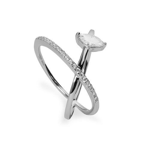 Anillo con circonitas de plata diseño cruzado
