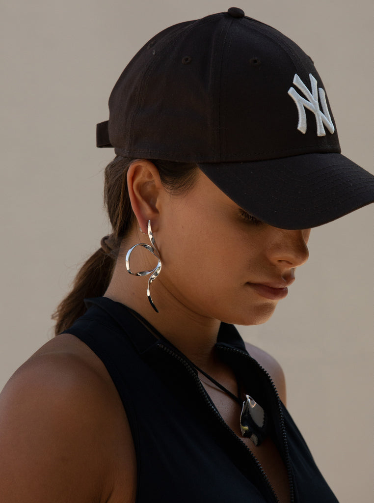 Pendientes largos de plata diseño enredado estructura ligera