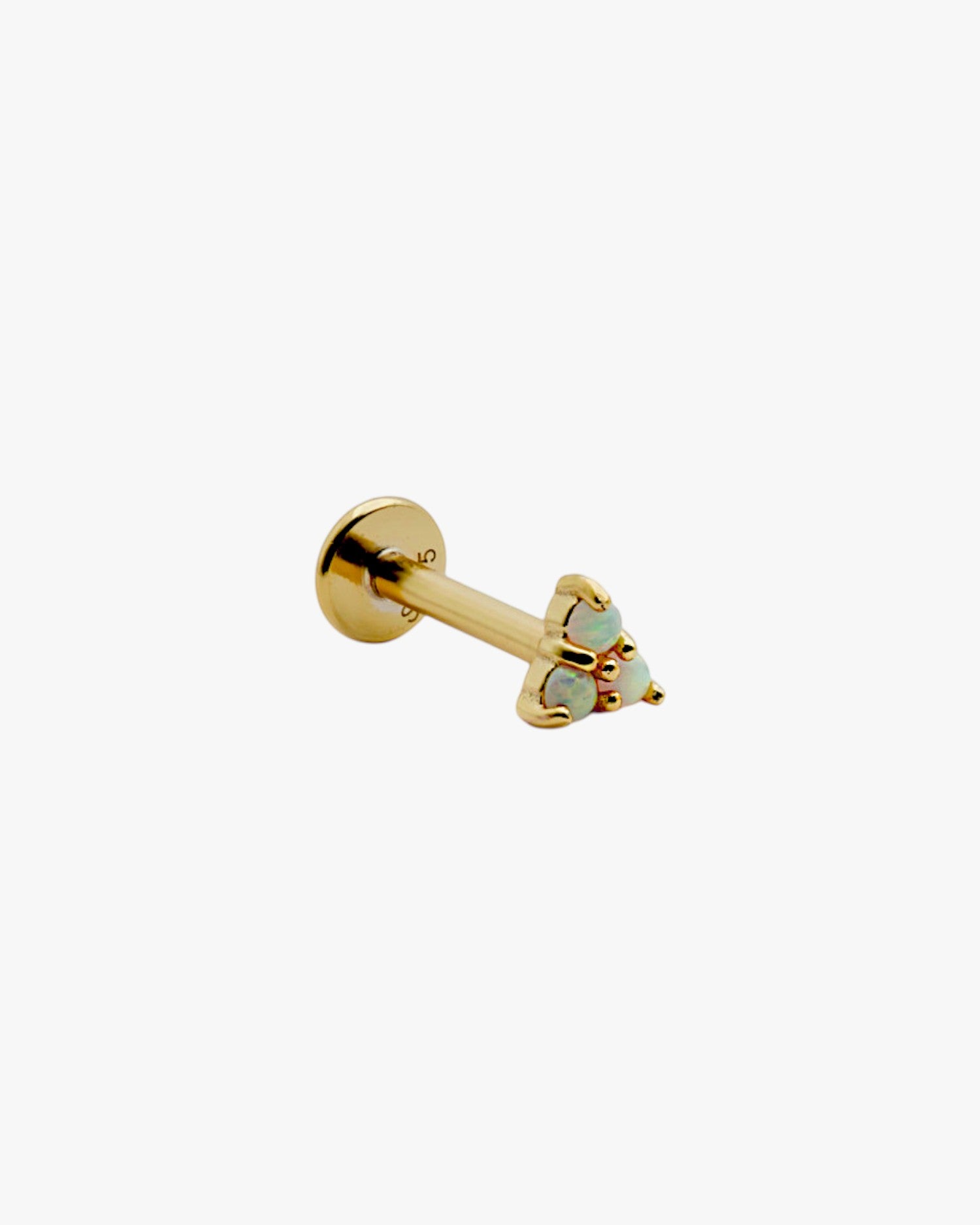Piercing de plata bañado en oro con piedra ópalo triangular