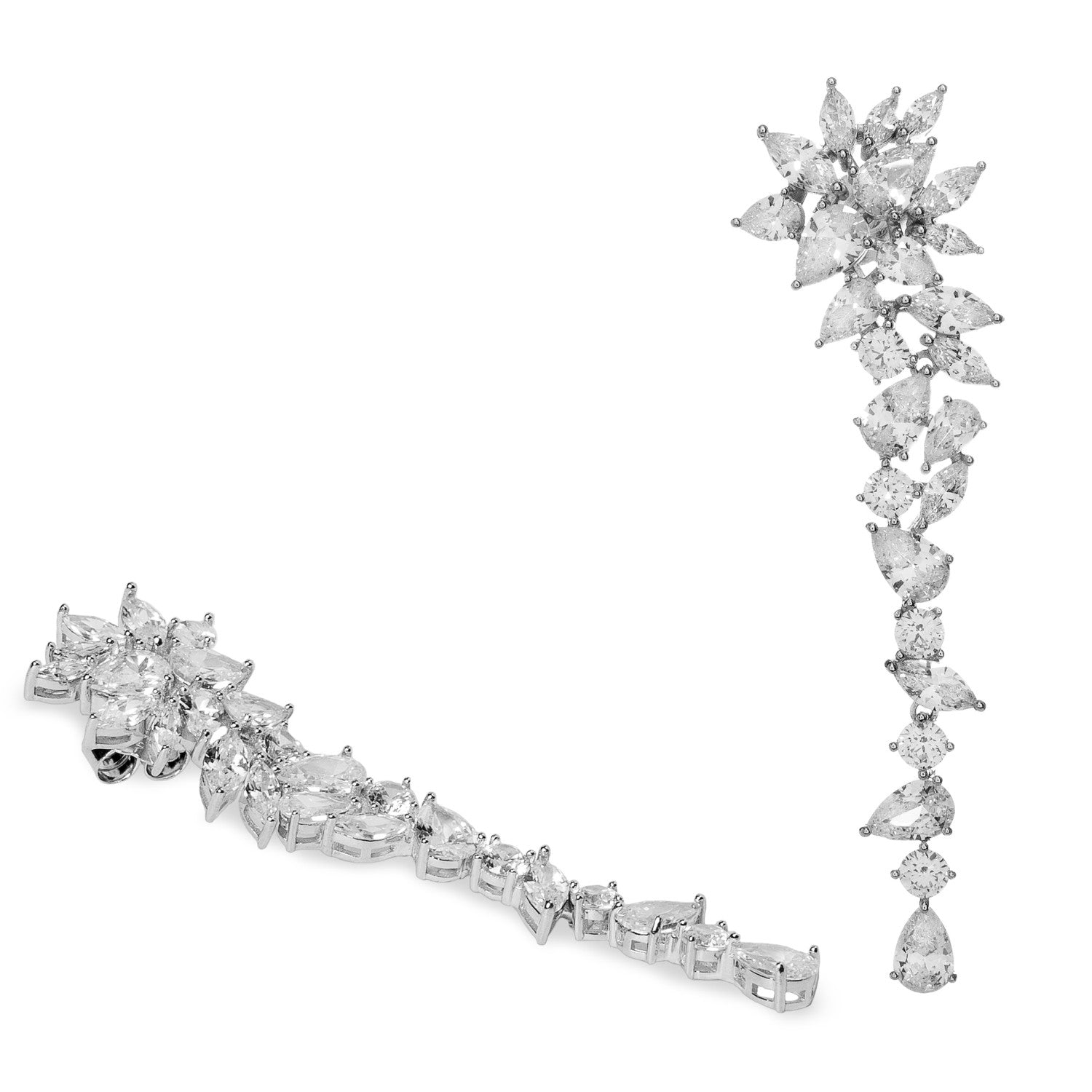 Pendientes de novia asimétricos largos de plata con circonitas