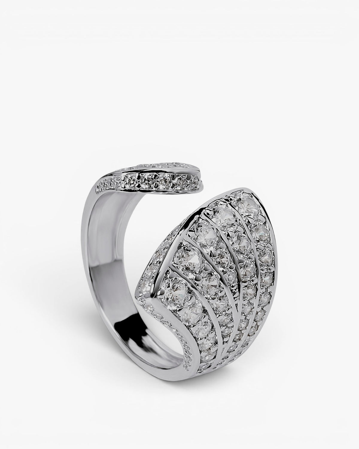 Anillo grande de plata con circonitas diseño abierto