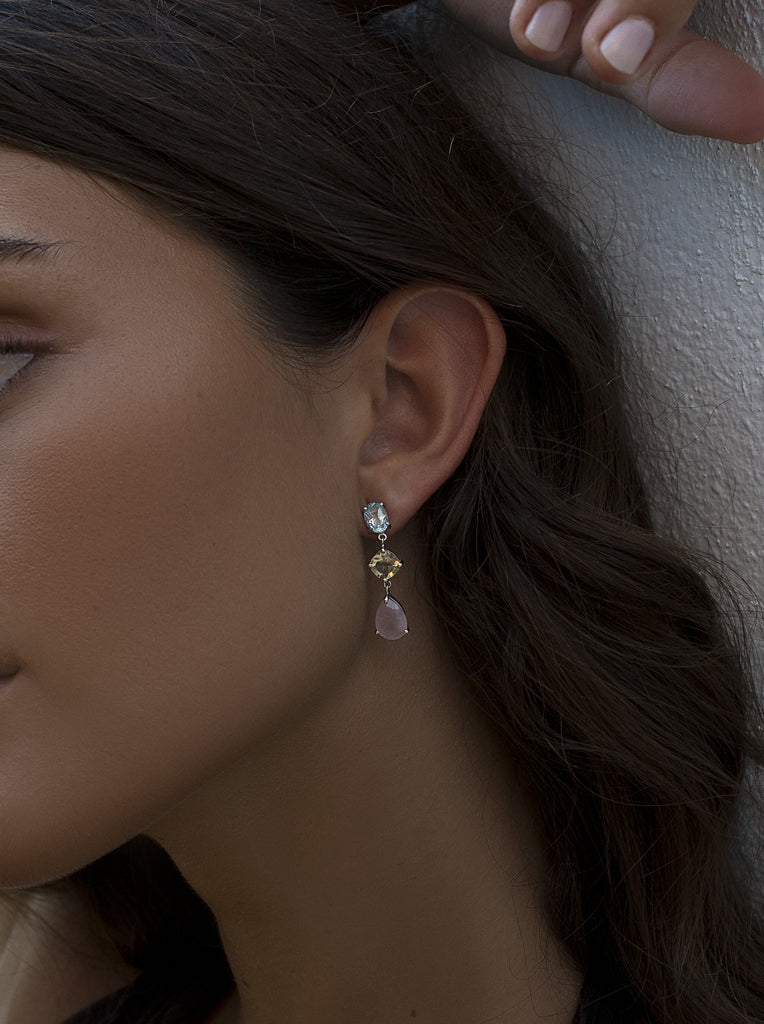 Pendientes largos con piedras multicolor de plata