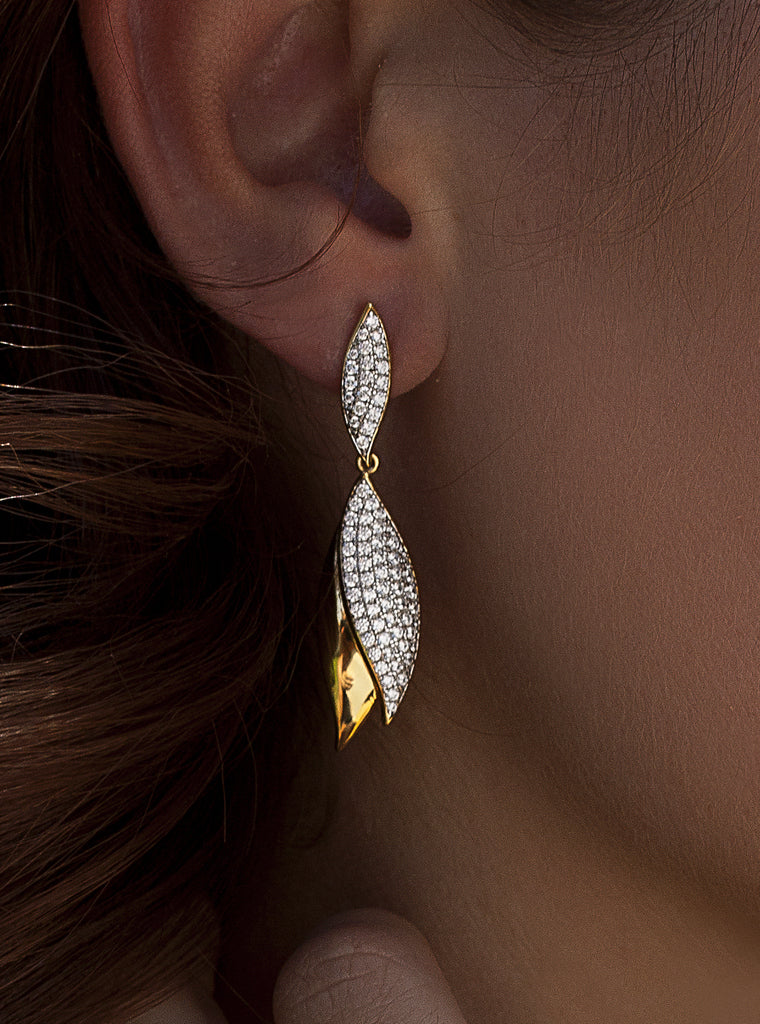 Pendientes bicolor de plata con circonitas diseño hoja