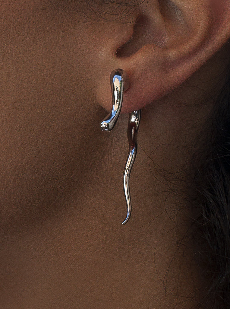 Pendientes de plata escultóricos orgánicos  diseño artístico contemporáneo