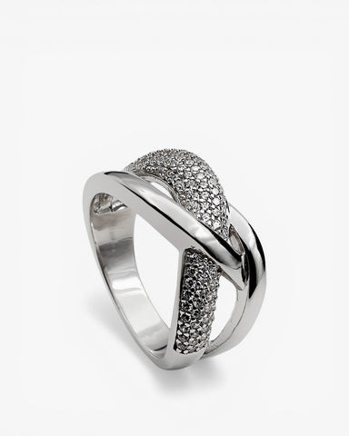 Anillo de plata con circonitas diseño entrelazado