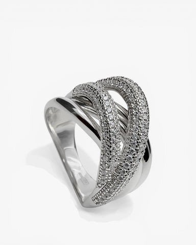 Bague en argent sertie d'oxydes de zirconium, de forme circulaire
