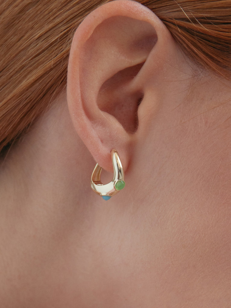 Pendientes de aro de plata bañada en oro con piedras verde y turquesa