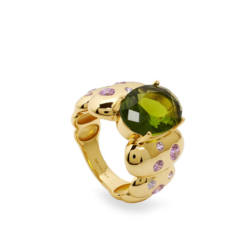 Anillo de plata dorada con piedra verde oliva y circonitas rosas