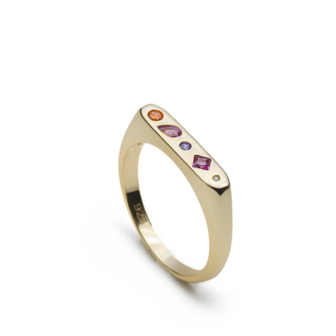 Anillo de plata de ley dorada con piedras multicolor incrustadas