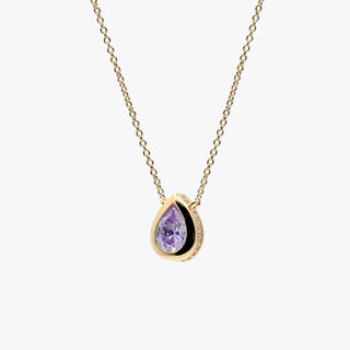 Collar pequeño en forma de gota con piedra en tono purpura