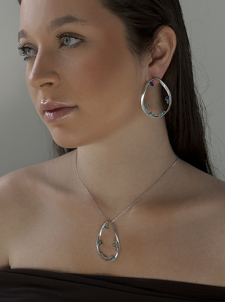 Pendientes de plata grandes originales con gemas en tonos azules