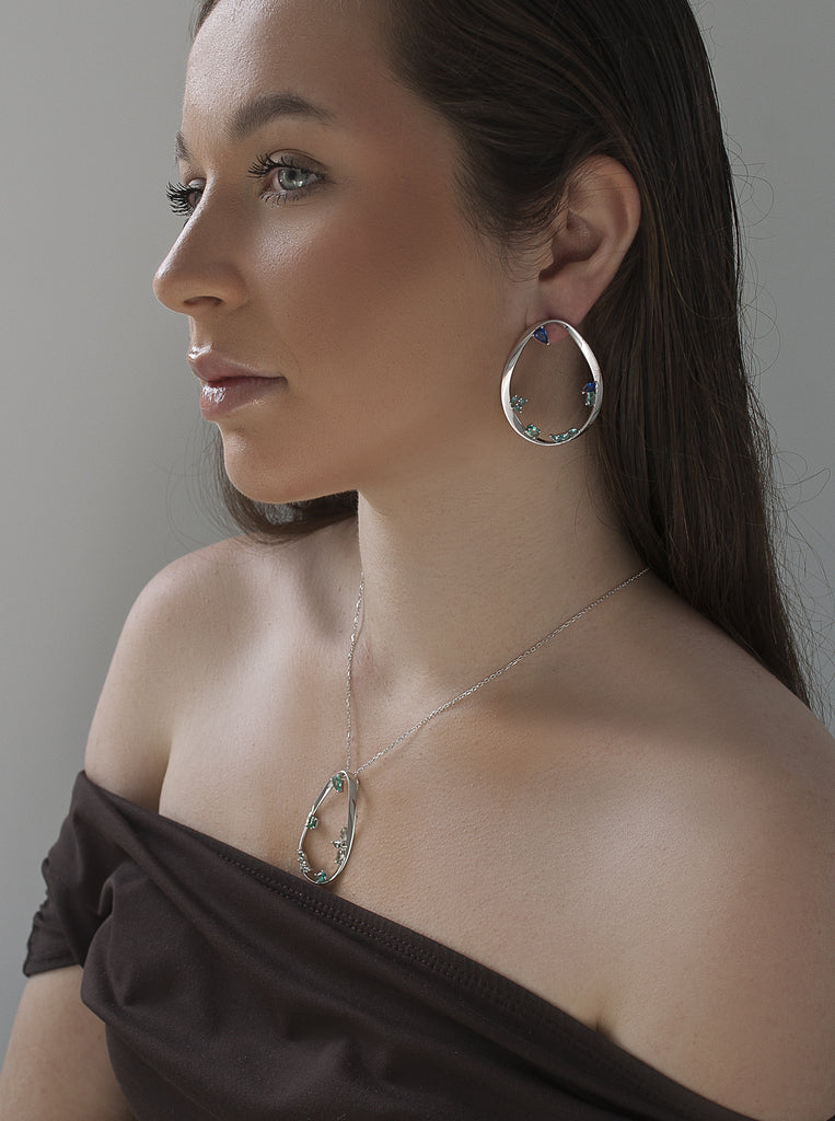 Pendientes de plata grandes originales con gemas en tonos azules