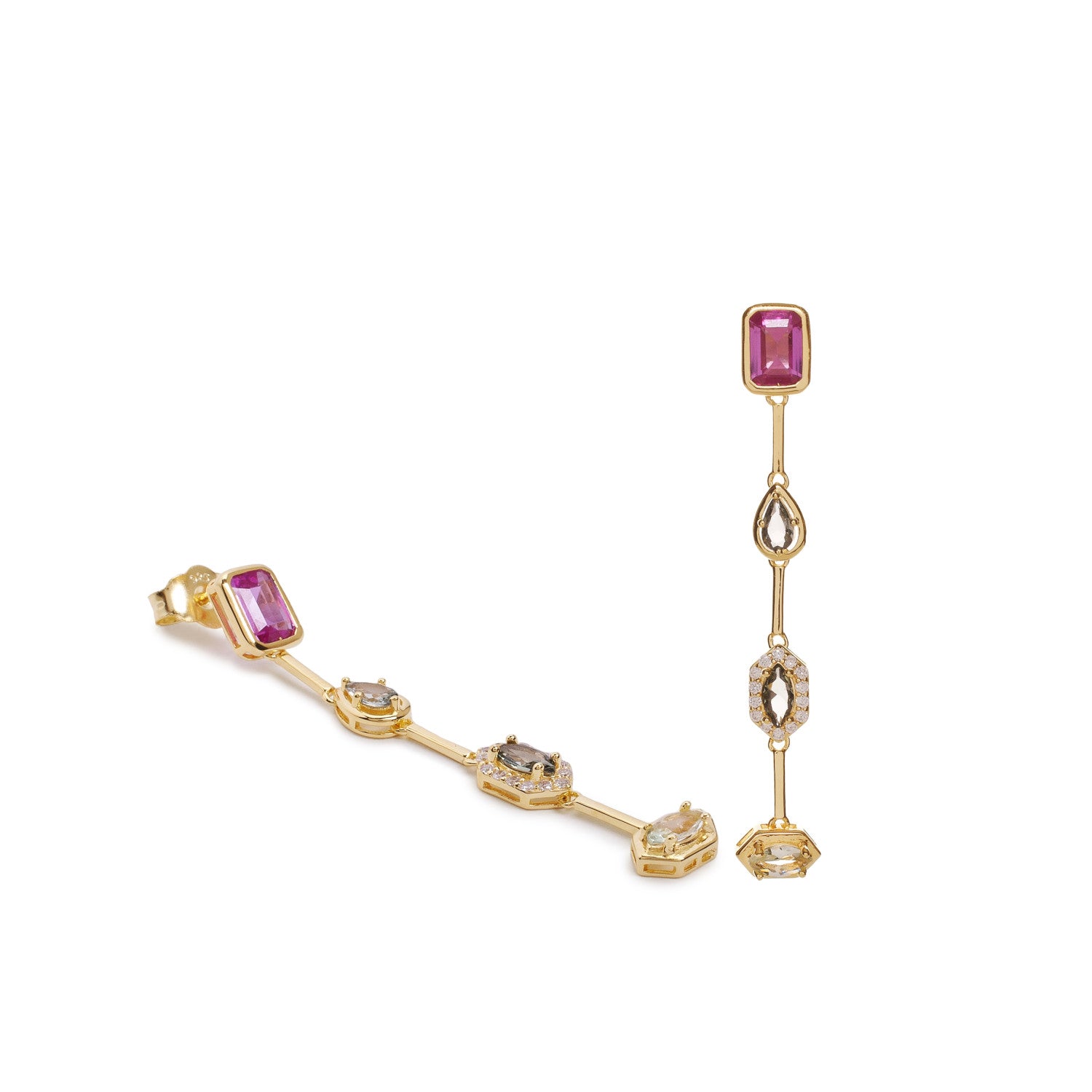 Pendientes largos de plata bañada en oro con piedra fucsia y circonitas