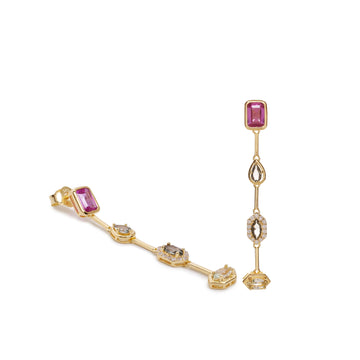 Pendientes largos de plata bañada en oro con piedra fucsia y circonitas