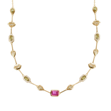 Collar de plata bañada en oro con piedra fucsia y circonitas