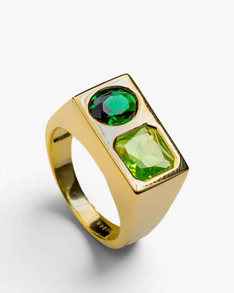 Anillo sello de plata bañado en oro con piedras verdes rectangulares y oval