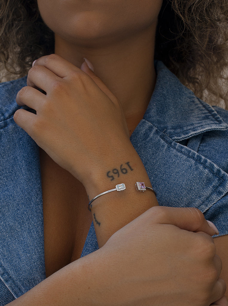 Pulsera rígida de plata con circonitas fucsia y verde