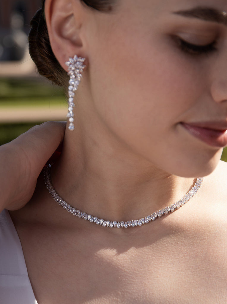 Collar tenis de plata con circonitas blancas talla pera