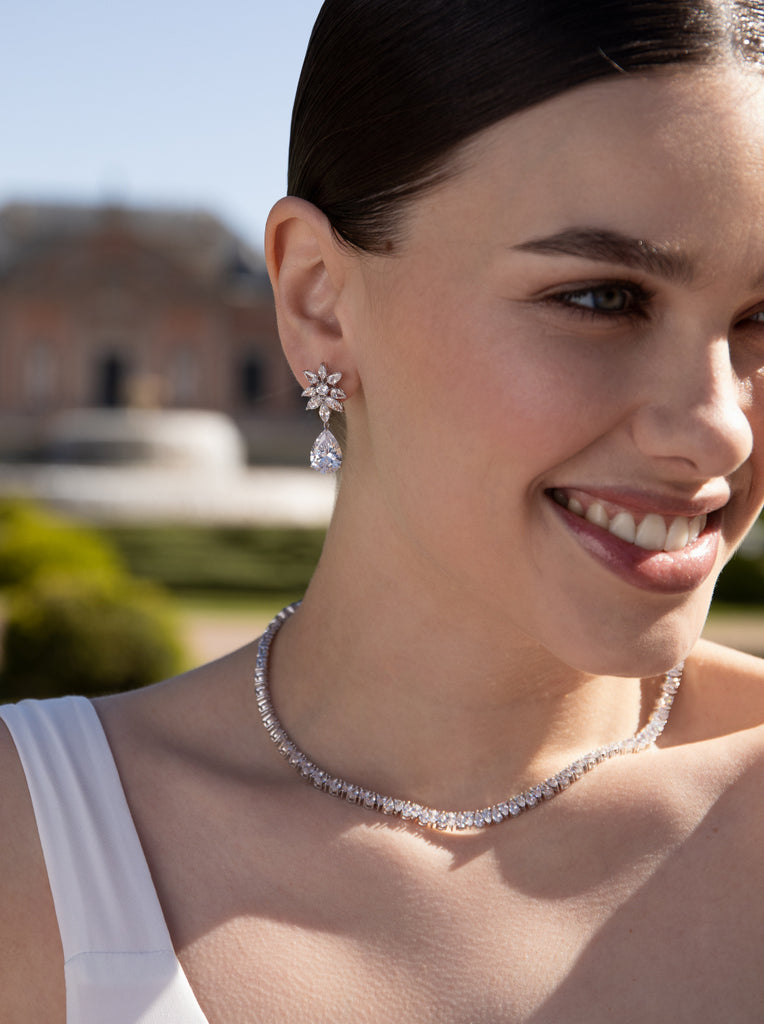 Collar tenis de plata con circonitas blancas talla pera