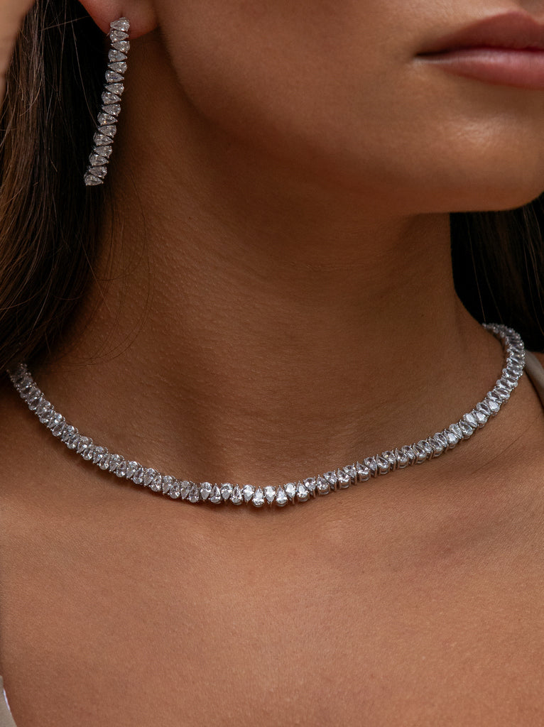 Collar tenis de plata con circonitas blancas talla pera