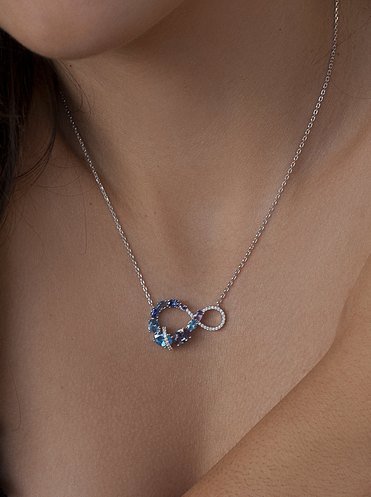 Collar de plata con colgante multicolor lila  turquesa y rosa