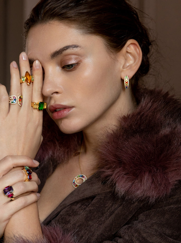 Pendientes de aro de plata bañados en oro multicolor con circonitas