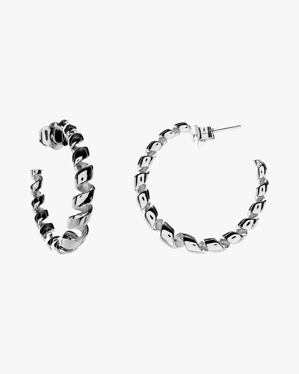 Pendientes aro de plata con diseño en espiral