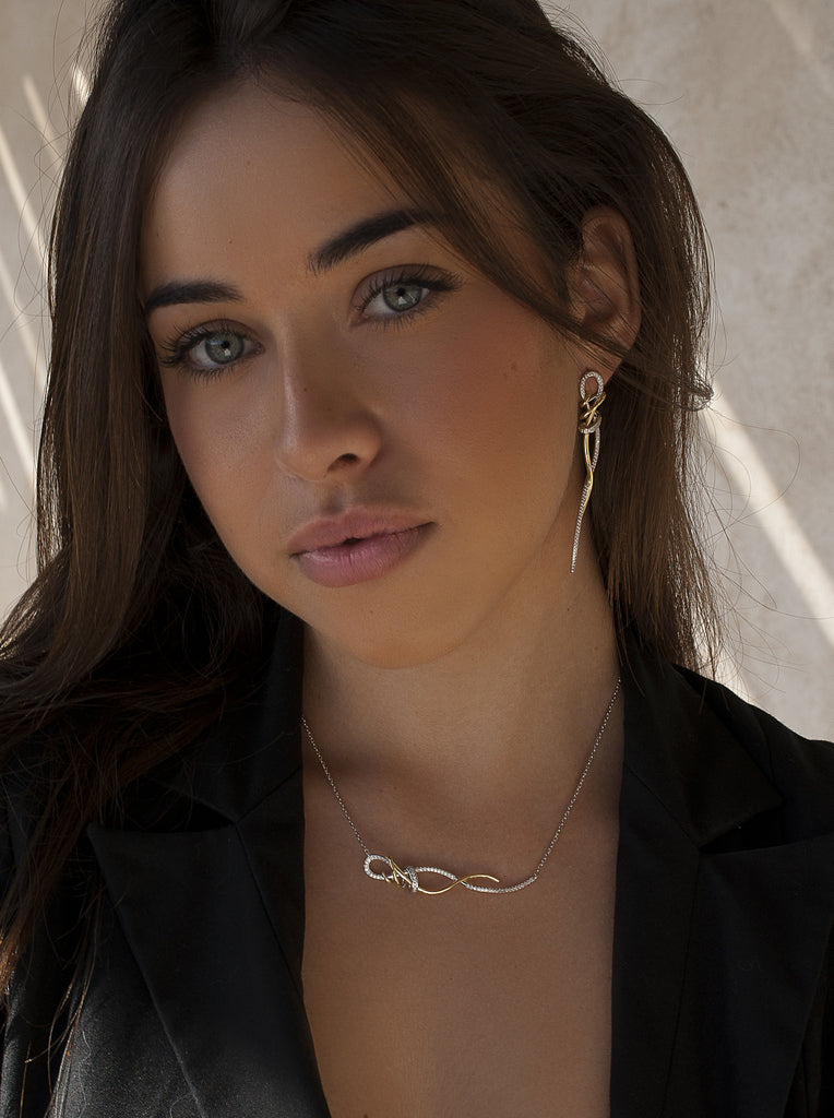 Collar original bicolor de plata con circonitas