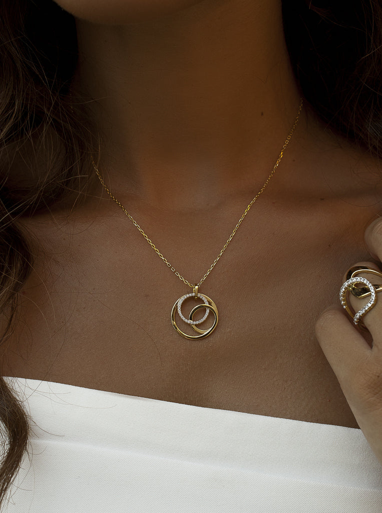 Collar bicolor de plata con circonitas diseño circulares