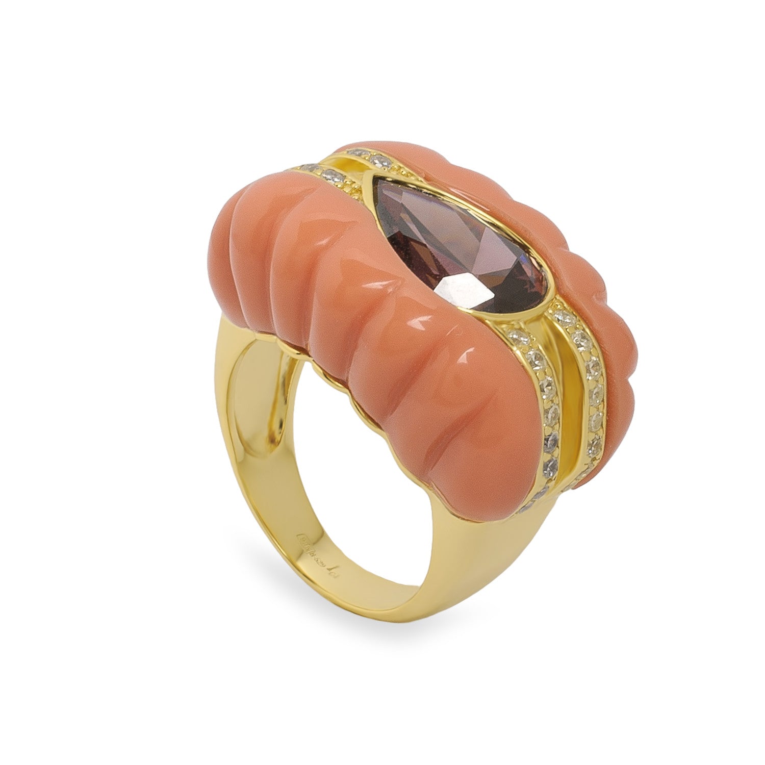 Anillo de plata bañada en oro con esmalte coral y circonitas