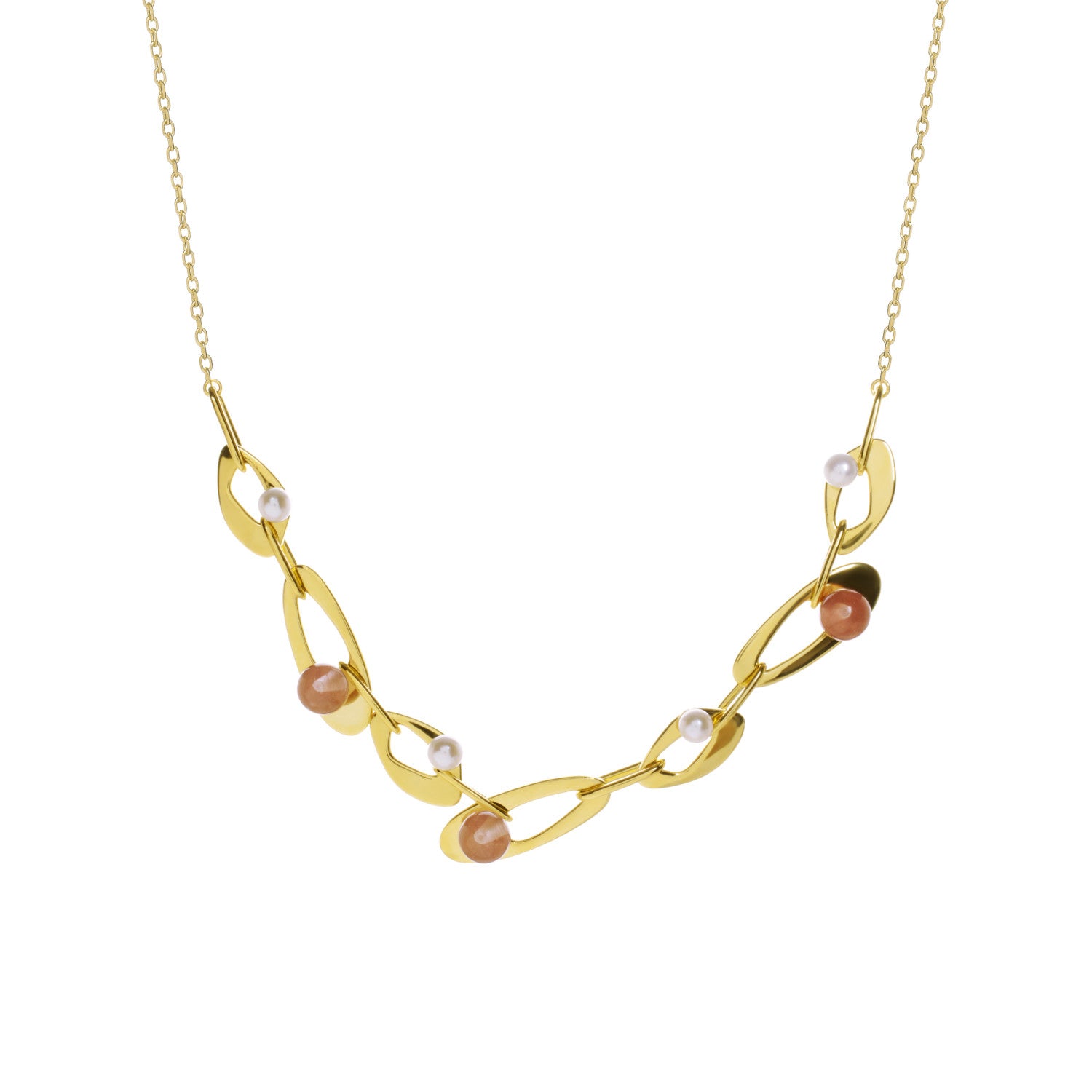 Collar dorado de eslabones con perlas y piedras coral