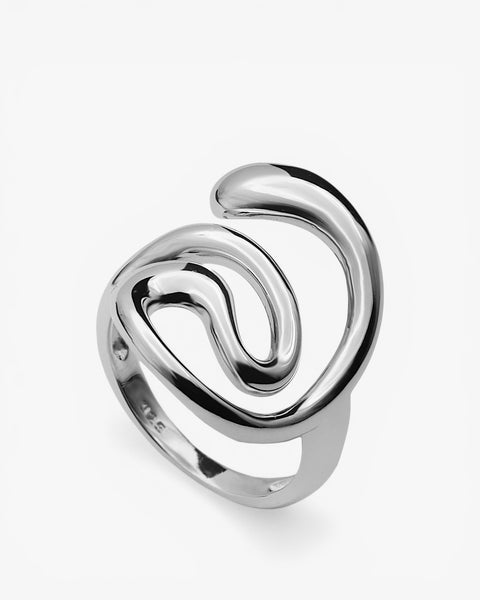 Anillo original de plata con diseño de espiral