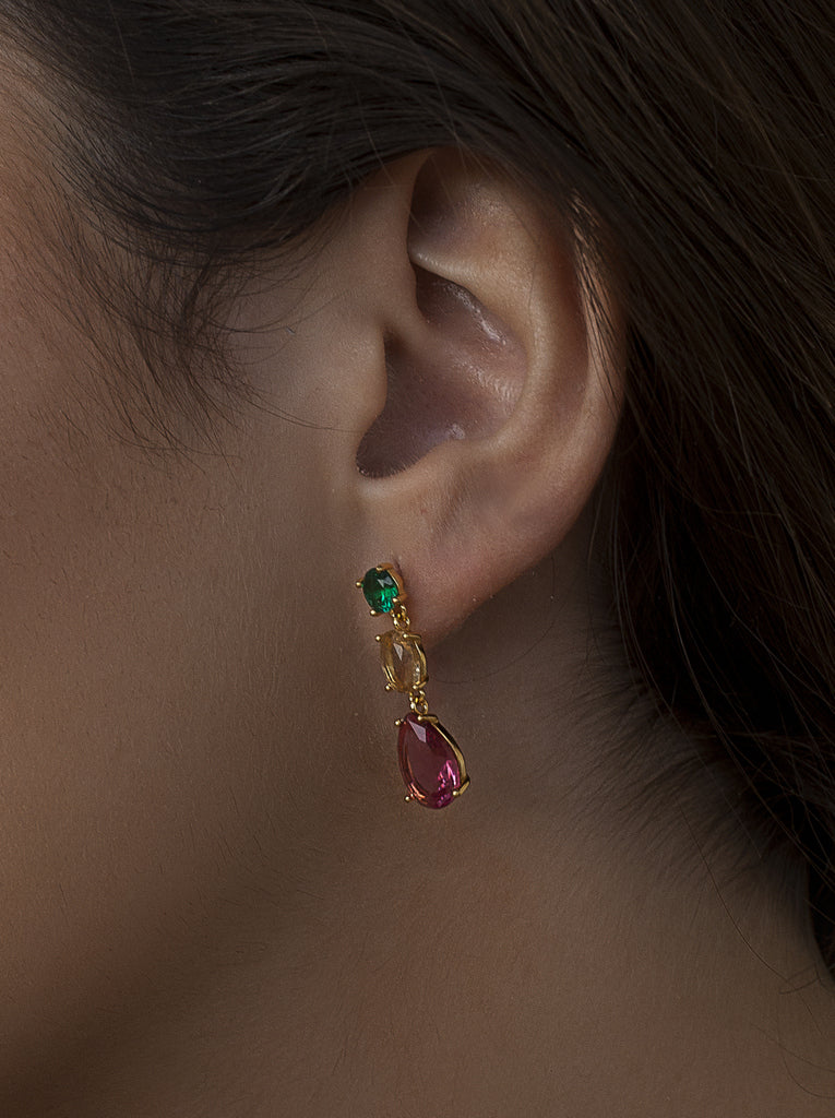 Pendientes largos tricolor fucsia en plata dorada