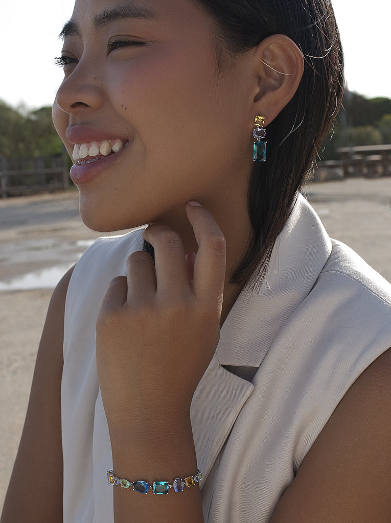 Pendientes geométricos de plata de tres cuerpos en azul petróleo y miel