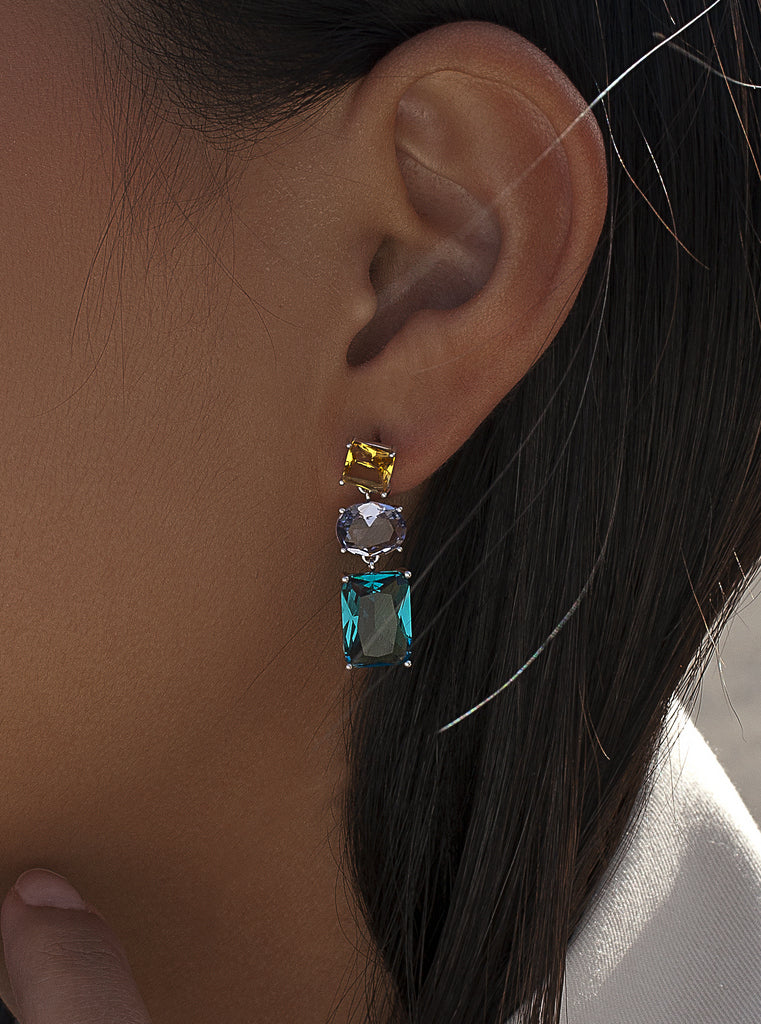 Pendientes geométricos de plata de tres cuerpos en azul petróleo y miel