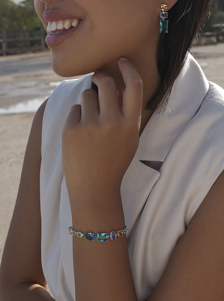 Pulsera de plata multicolor con piedras geométricas