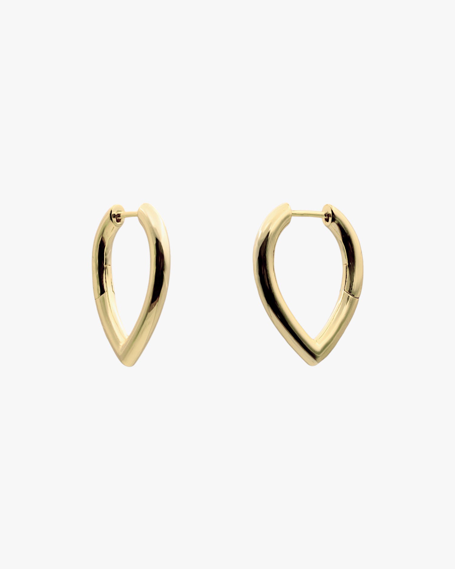 Small drop earrings in gold-plated silver with a subtle and elegant shine