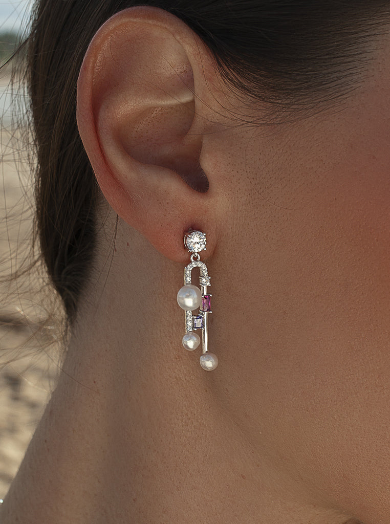 Pendientes largos de plata con perlas y piedras fucsia y lila