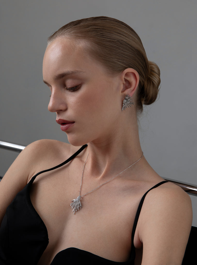 Collar diseño original de plata con circonitas