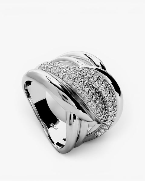 Anillo ancho cruzado de plata con circonitas