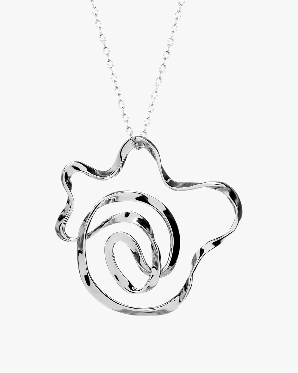 Colgante plata de diseño con forma floral abstracta